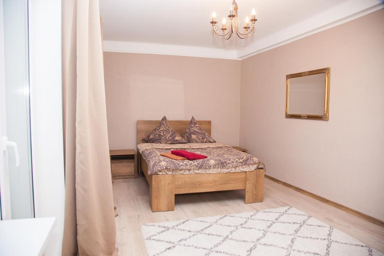 2 Rooms Luxury Apartment On Shkilna 34 Street Zaporizhia Luaran gambar